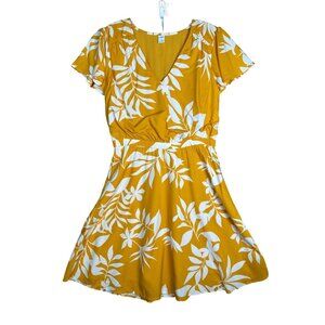 NWT Old Navy Dress Medium Flutter Sleeve Elastic Waist Knee Length Resort Summer